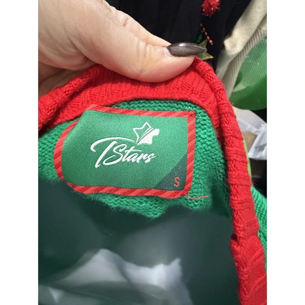 T Stars Women's Santa Paws Dog Christmas Sweater Size Small‎